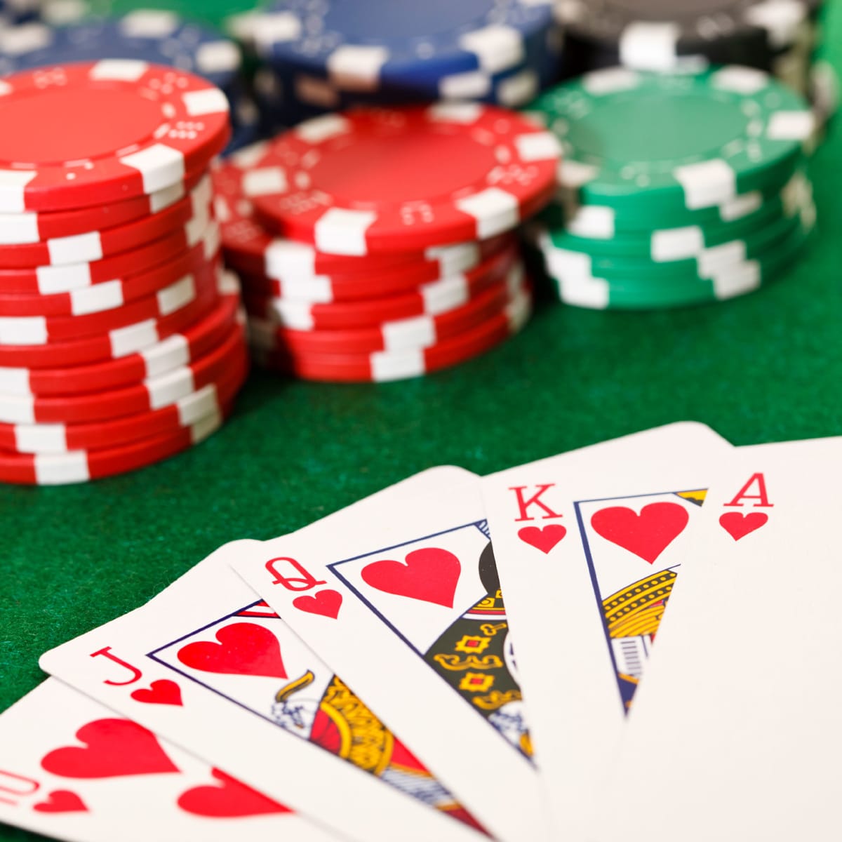 Benefits of entertaining yourself via an online gambling platform! Read out the details below